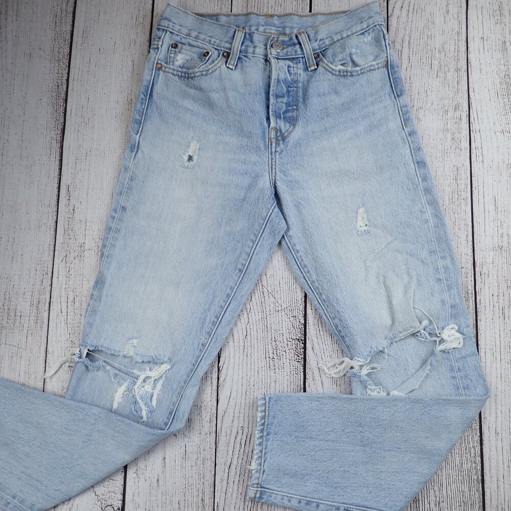 Levi's Tapered Leg Lightwash Jeans Womens 25 Distressed Button Fly Leather Tag